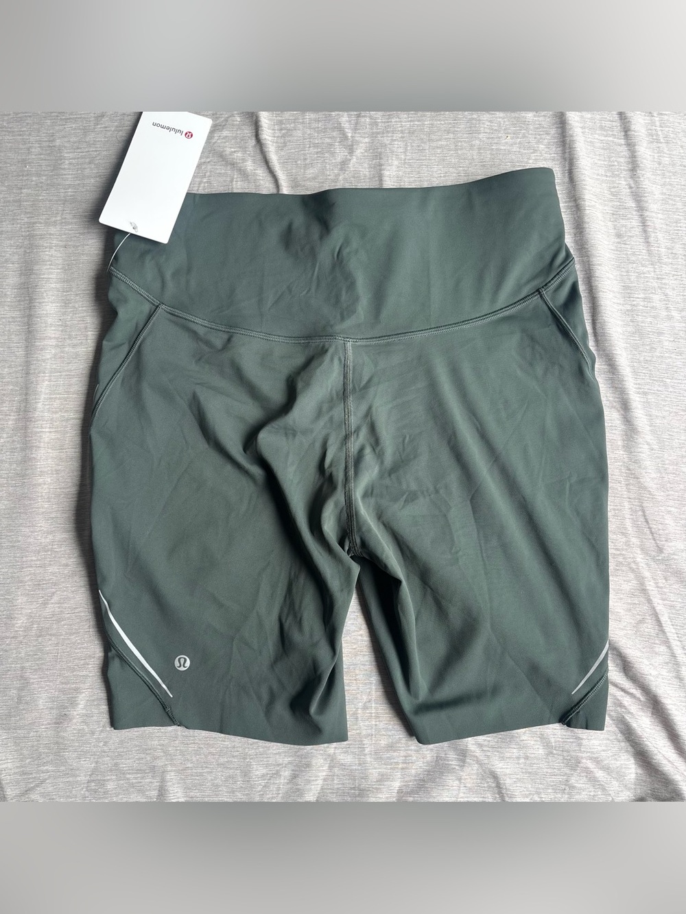 Lululemon Base Pace High-Rise Reflective Short 8" in Smoked Spruce size 14 - Picture 4 of 7